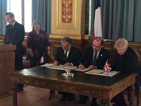 MOP y Corfo firman acuerdo con Reino Unido para aumentar productividad en construcción y facilitar participación ciudadana